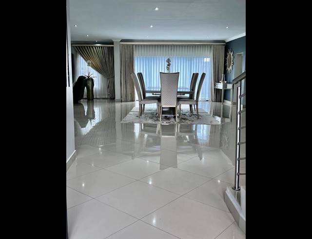 8 BEDROOM HOUSE FOR SALE IN SAVANNAH COUNTRY ESTATE